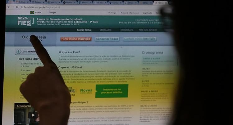 Estudantes podem se inscrever para vagas remanescentes do Fies 750 fies 201832231436554 750x405 - Estudantes podem se inscrever para vagas remanescentes do Fies