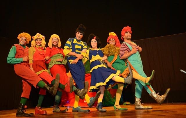 Domingo Tem Teatro com o espetáculo “Os Fogatas” e Abertura Museu Regional de Arte Os Fogatas 640x405 - Domingo Tem Teatro com o espetáculo “Os Fogatas” e Abertura Museu Regional de Arte
