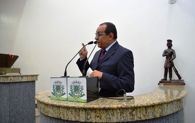 Vereador Roberto Tourinho denuncia leilão de ônibus do sistema de transporte de Feira Roberto Tourinho 640x405 - Vereador Roberto Tourinho denuncia leilão de ônibus do sistema de transporte de Feira