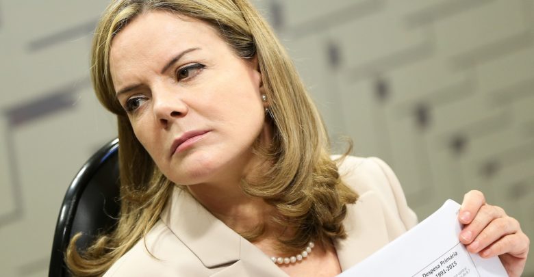 PF afirma que Glesi recebeu R$ 885 mil em propina na Lava Jato gleisi hoffmann vem a osasco defender lula 780x405 - PF afirma que Glesi recebeu R$ 885 mil em propina na Lava Jato