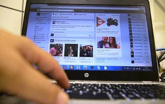 Pesquisa diz que 95% dos internautas navegam na web enquanto veem TV internet 640x405 - Pesquisa diz que 95% dos internautas navegam na web enquanto veem TV