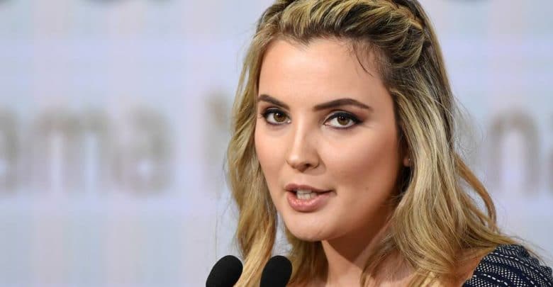 Marcela Temer pula em lagoa do Palácio da Alvorada para resgatar cachorro da família marcela temer evento brasilia20170828 0001 780x405 - Marcela Temer pula em lagoa do Palácio da Alvorada para resgatar cachorro da família