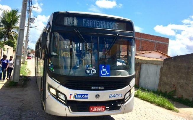 Em Feira de Santana prefeitura garante ônibus coletivos circulando normalmente nesta quarta-feira onibus feira de santana 653x405 - Em Feira de Santana prefeitura garante ônibus coletivos circulando normalmente nesta quarta-feira