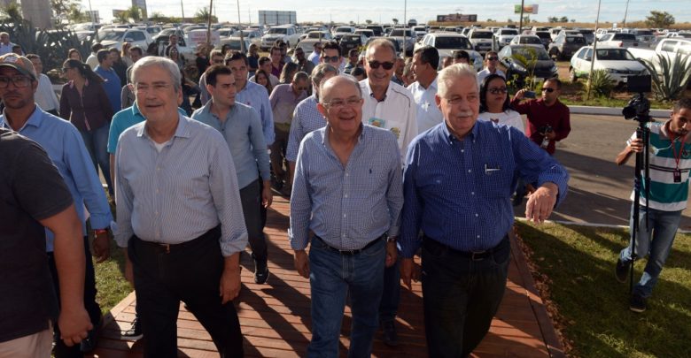 José Ronaldo visita Bahia Farm Show e ouve produtores da região oeste bahiafarm2 780x405 - José Ronaldo visita Bahia Farm Show e ouve produtores da região oeste