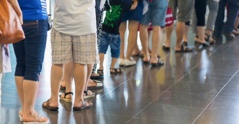 Banco terá que pagar R$ 5 mil para cliente que esperou mais de 2 horas em fila fila de banco 780x405 - Banco terá que pagar R$ 5 mil para cliente que esperou mais de 2 horas em fila