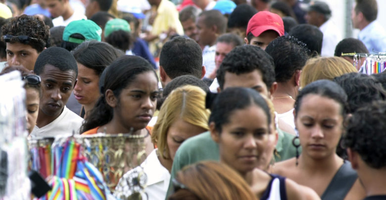 População brasileira atinge quase 208,5 milhões de pessoas, aponta IBGE 29042011povo0001 780x405 - População brasileira atinge quase 208,5 milhões de pessoas, aponta IBGE