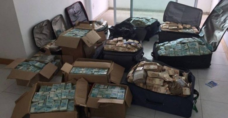 Ex-assessor de Lúcio e Geddel pede absolvição no STF dinheiro de geddel 780x405 - Ex-assessor de Lúcio e Geddel pede absolvição no STF