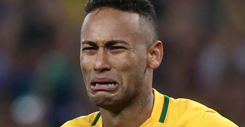 Neymar desaba ao rever mãe, filho e irmã após eliminação do Brasil neymar chorão 780x405 - Neymar desaba ao rever mãe, filho e irmã após eliminação do Brasil