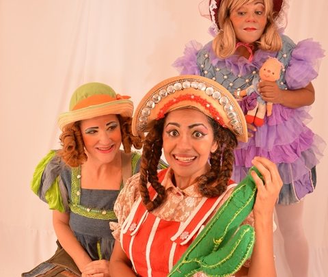 Espetáculo “A Peleja de Maria Bonitinha” em cartaz no Domingo Tem Teatro A Peleja de Mª Bonitinha Foto EtyampJô Estudio Fotográfico 2 1 480x405 - Espetáculo “A Peleja de Maria Bonitinha” em cartaz no Domingo Tem Teatro
