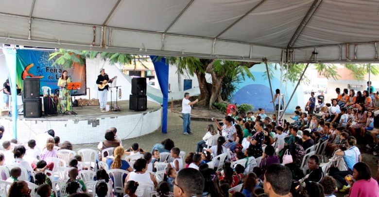Praça Padre Ovídio abriga a edição 2018 da Feira do Livro de Feira de Santana Feira do Livro 3 780x405 - Praça Padre Ovídio abriga a edição 2018 da Feira do Livro de Feira de Santana