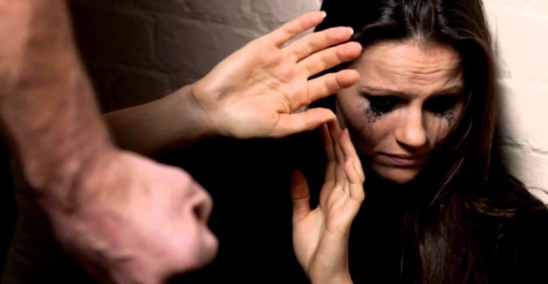 Brasil tem mais de 600 casos de violência doméstica por dia em 2017 maxresdefault1 780x405 - Brasil tem mais de 600 casos de violência doméstica por dia em 2017