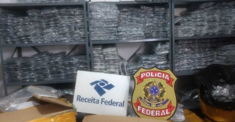 Operação apreende um milhão de óculos de grife em 2 casas em Feira de Santana oculos 4 780x405 - Operação apreende um milhão de óculos de grife em 2 casas em Feira de Santana