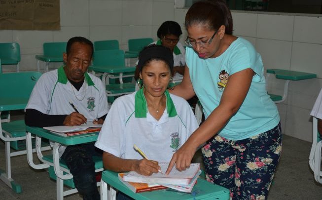 Prefeitura de Feira de Santana anuncia reajuste retroativo de janeiro do salário dos professores professores fsa 653x405 - Prefeitura de Feira de Santana anuncia reajuste retroativo de janeiro do salário dos professores