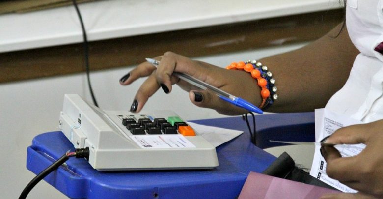 Mais de 126 mil mesários devem trabalhar no 1º turno das eleições 2018 na Bahia MESARIO 780x405 - Mais de 126 mil mesários devem trabalhar no 1º turno das eleições 2018 na Bahia