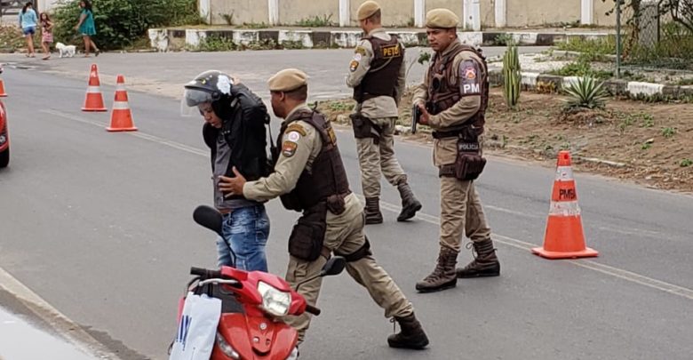 Mais de duas mil pessoas foram abordadas neste final de semana durante operações policiais realizada pelo Comando Leste Operações CPRL1 780x405 - Mais de duas mil pessoas foram abordadas neste final de semana durante operações policiais realizada pelo Comando Leste