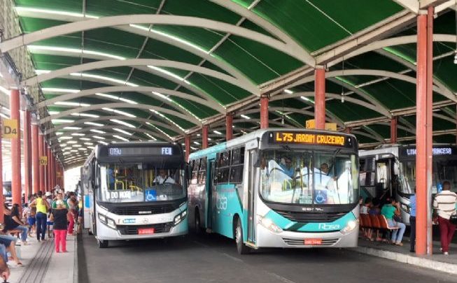 Tribunal de Justiça da Bahia determina o funcionamento de 60% da frota de ônibus nesta sexta-feira onibus feira 653x405 - Tribunal de Justiça da Bahia determina o funcionamento de 60% da frota de ônibus nesta sexta-feira