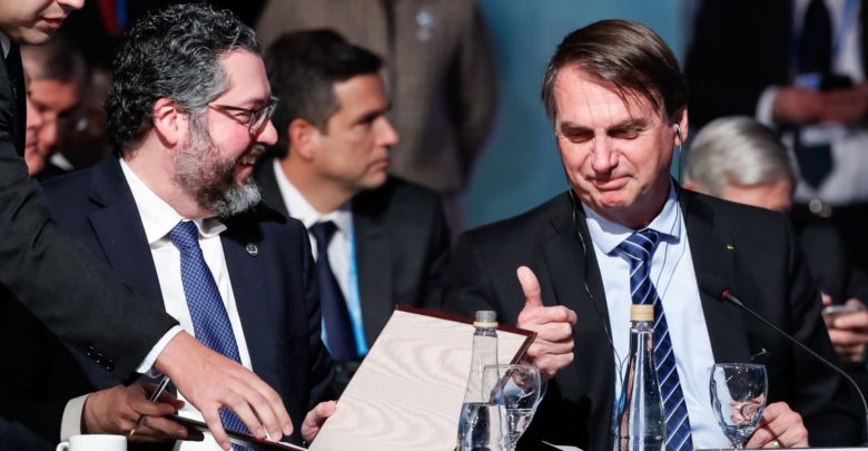 Governo quer reduzir alíquota do IR para máximo de 25%, diz Bolsonaro Bolsonaro na Argentina 780x405 - Governo quer reduzir alíquota do IR para máximo de 25%, diz Bolsonaro
