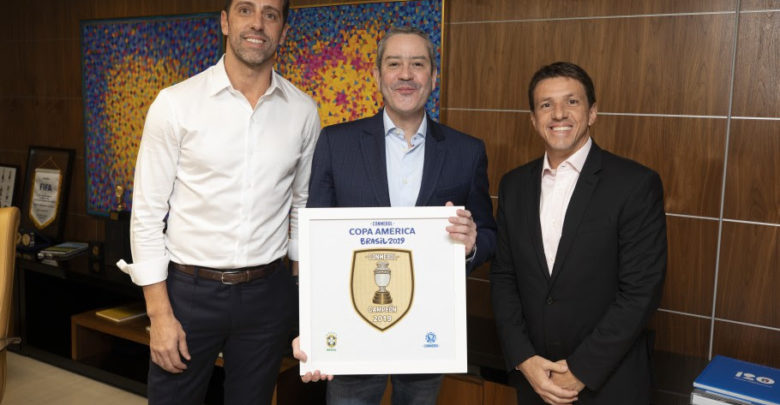 Gestor assume cargo após saída de Edu Gaspar, que encerrou ciclo com o título da Copa América juninho paulista 780x405 - Gestor assume cargo após saída de Edu Gaspar, que encerrou ciclo com o título da Copa América
