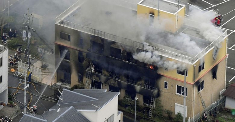Homem incendeia estúdio de animação no Japão e mata 33 kyoto 780x405 - Homem incendeia estúdio de animação no Japão e mata 33