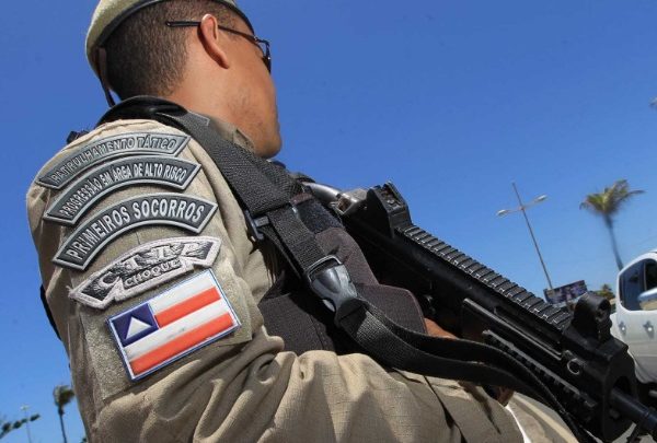 CPRL realiza operação de intensificação do policiamento na cidade de Feira de Santana pm 600x405 - CPRL realiza operação de intensificação do policiamento na cidade de Feira de Santana