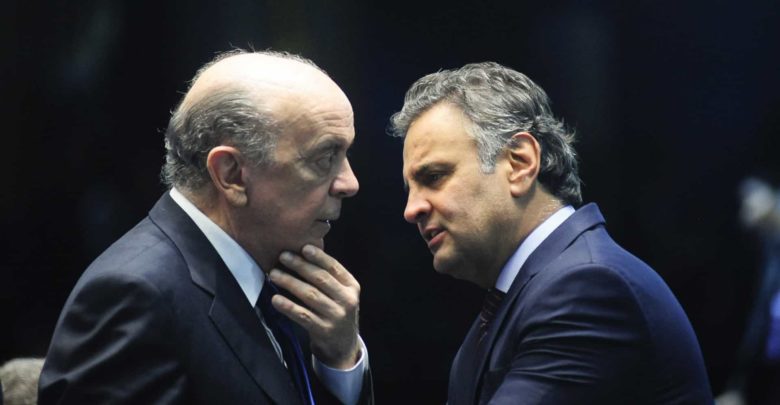 Com resistência de Aécio em se licenciar, PSDB admite abrir processo de expulsão SERRA E AÉCIO 780x405 - Com resistência de Aécio em se licenciar, PSDB admite abrir processo de expulsão