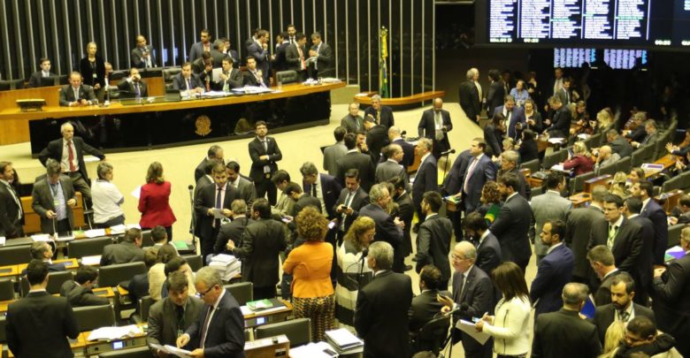 Câmara aprova mudanças em regras de pensão e para mulheres votação destaques 780x405 - Câmara aprova mudanças em regras de pensão e para mulheres