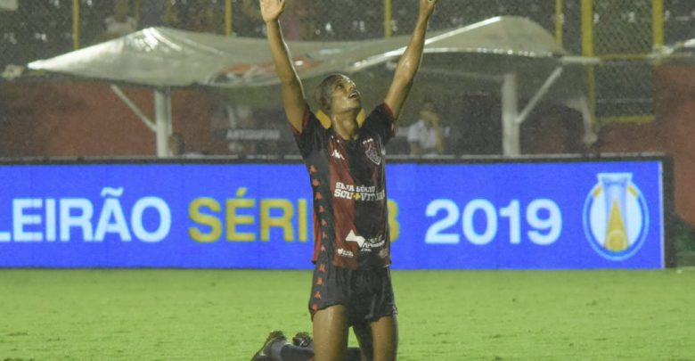 Vitória goleia o Brasil de Pelotas e abre seis pontos do Z-4 vitória 3x0 780x405 - Vitória goleia o Brasil de Pelotas e abre seis pontos do Z-4