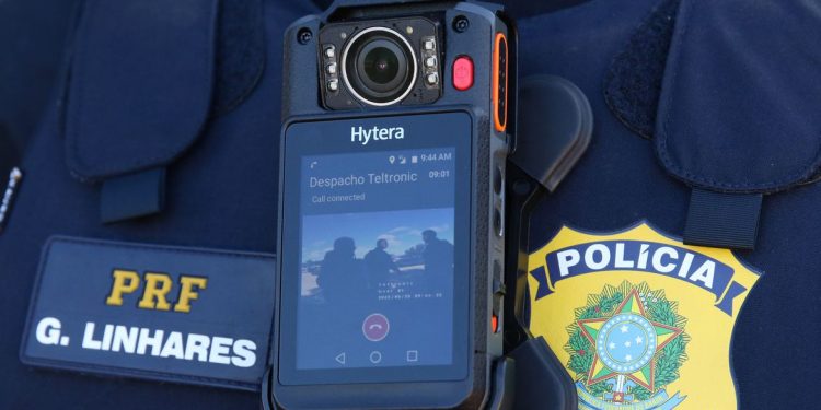 Policiais rodoviários federais usarão câmeras a partir de 2024